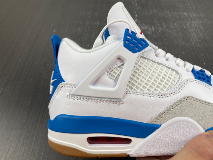 Nike SB x Air Jordan 4 customize