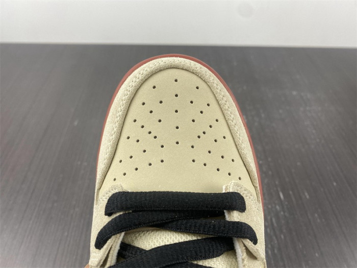 Nike SB Dunk Low Pro Hennessy - BQ6817-100