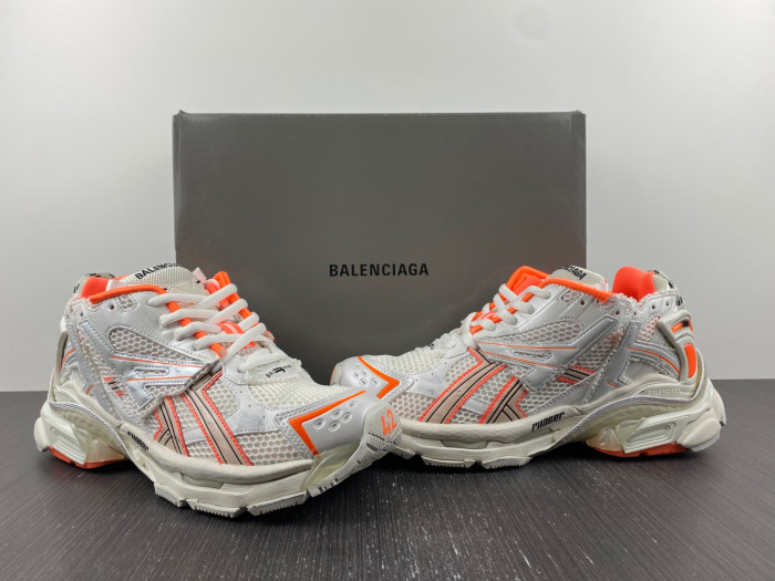 blcg runner sneaker