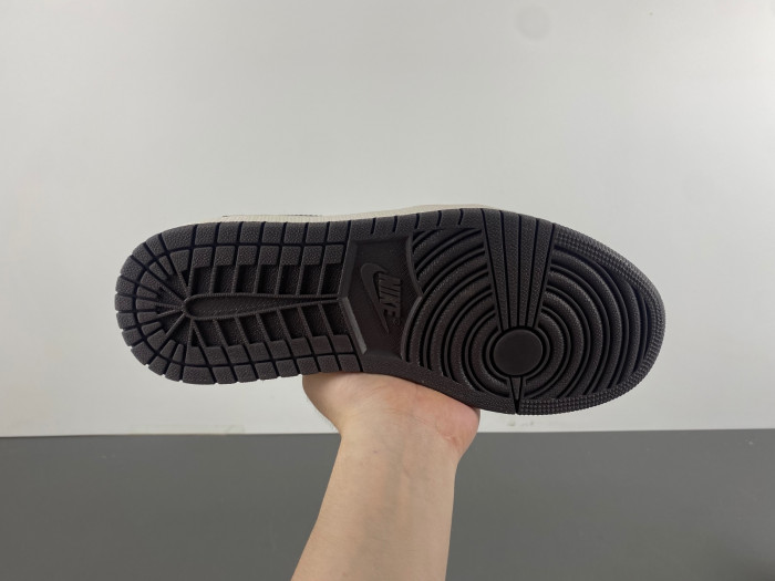 Travis Scott x Air Jordan 1 Low OG LX1988-100