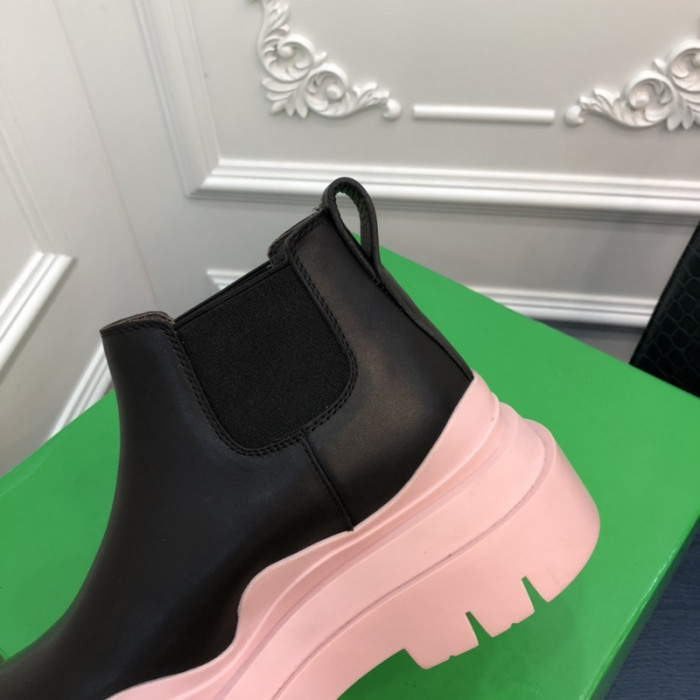 botteg*Ve*ne*ta tire leather ankle boots