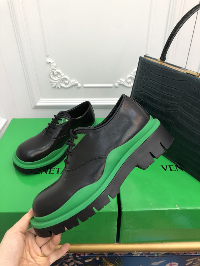 botteg*Ve*ne*ta tire leather ankle boots